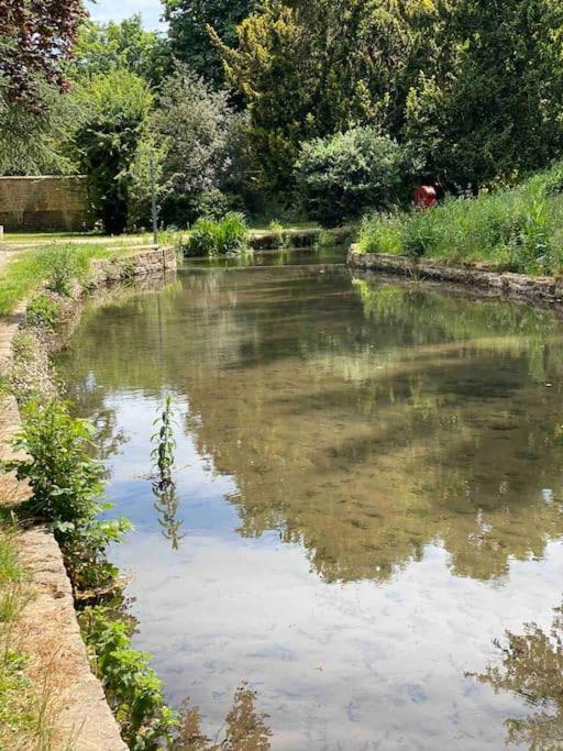 Villa Beautiful Cotswold Couples Retreat à Bourton-on-the-Water Extérieur photo